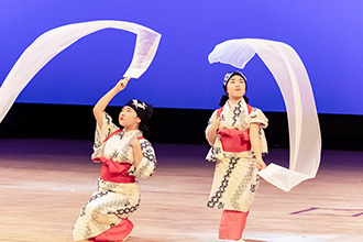 四天王寺高等学校中学校 日本舞踊部<br>「京の四季」「せせらぎ」
